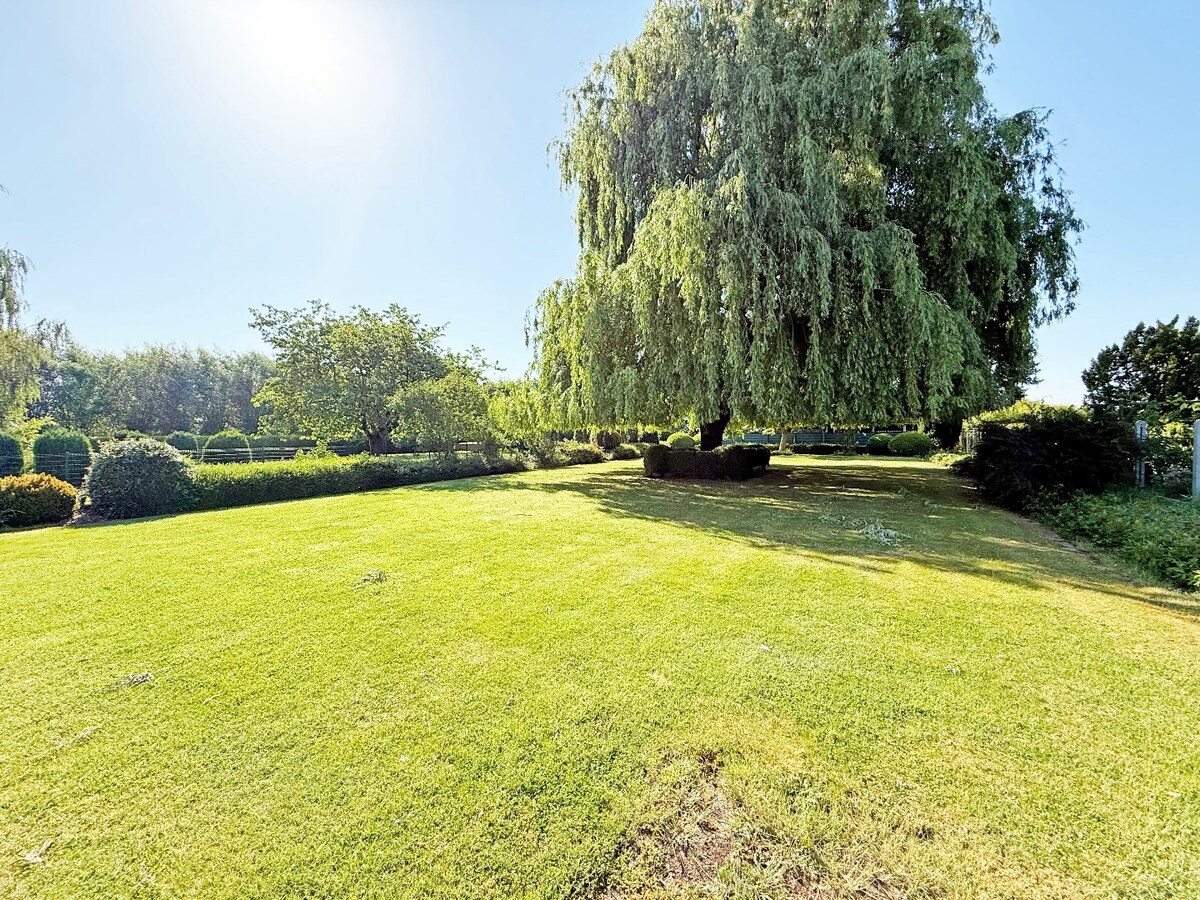 Goed onderhouden seventies bungalow op 19 are te Grimminge 