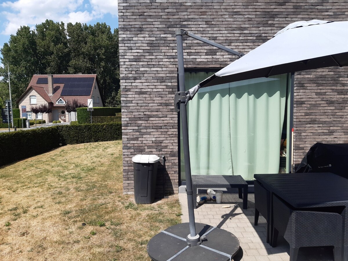 Half open (160 m²) met zonnepanelen ! 