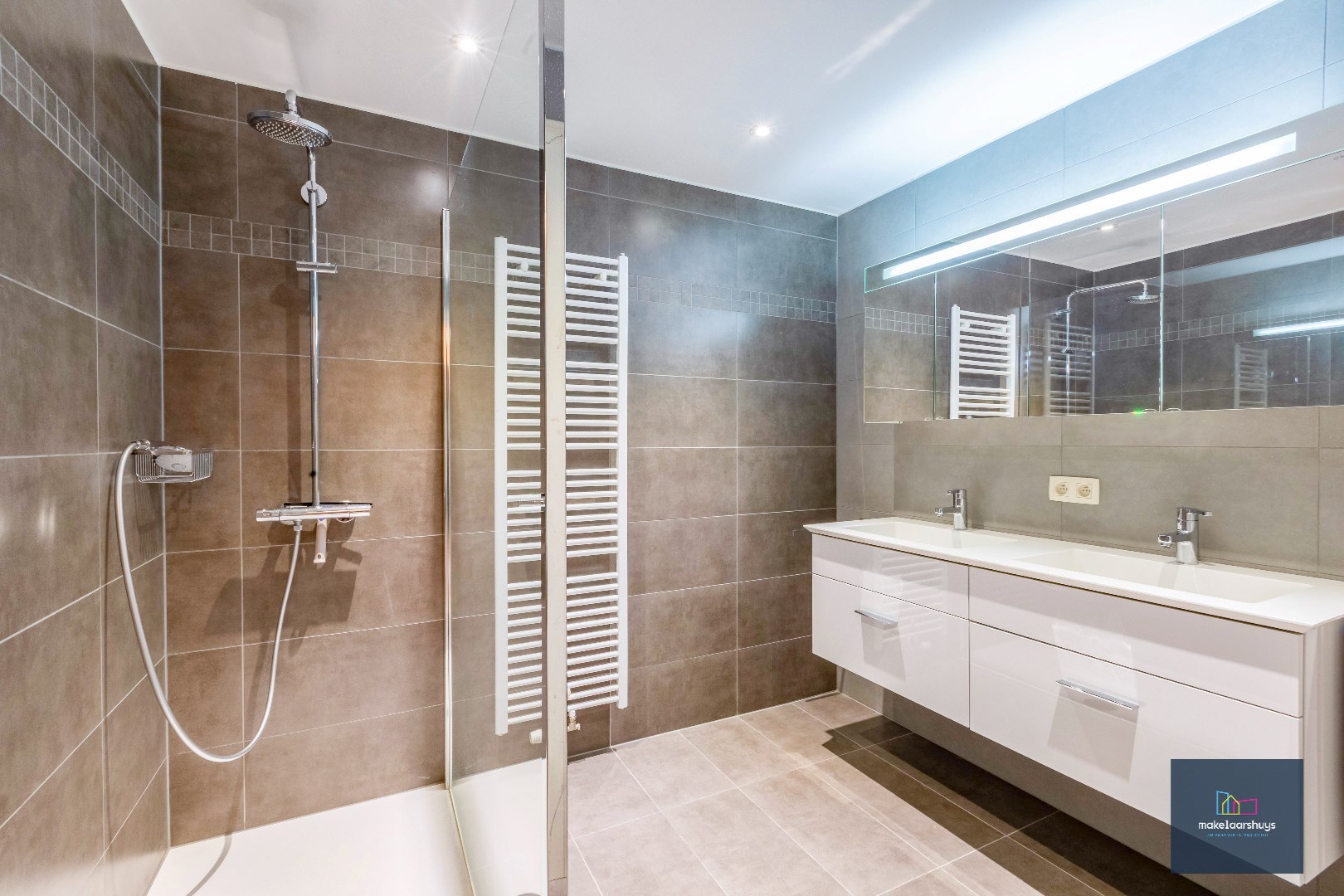 2-slpk app met terras, staanplaast en garagebox nabij centrum Merelbeke 