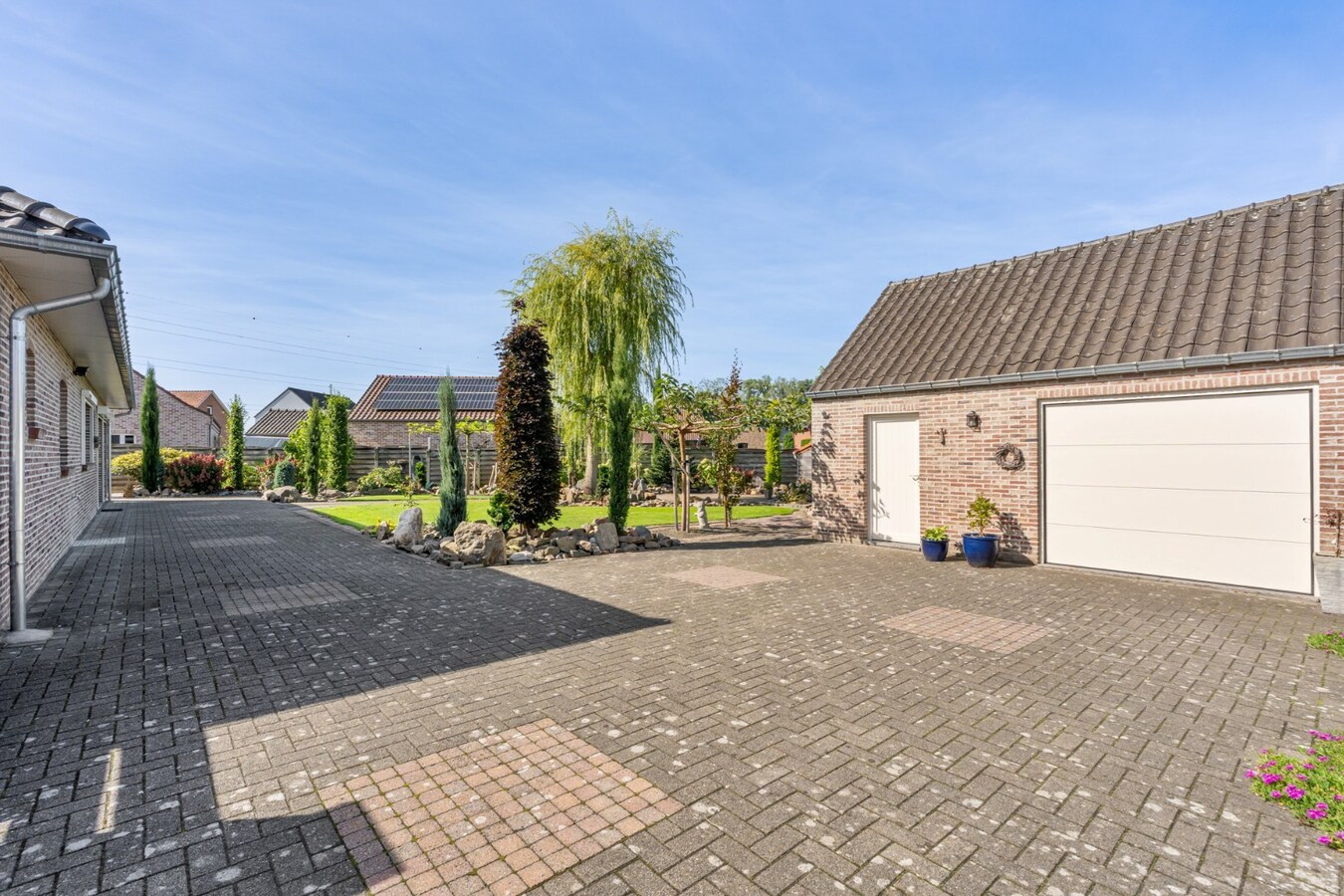 Stijlvolle gelijkvloerse gezinswoning op een perceel van 13a66ca op een rustige locatie te Kinrooi! 