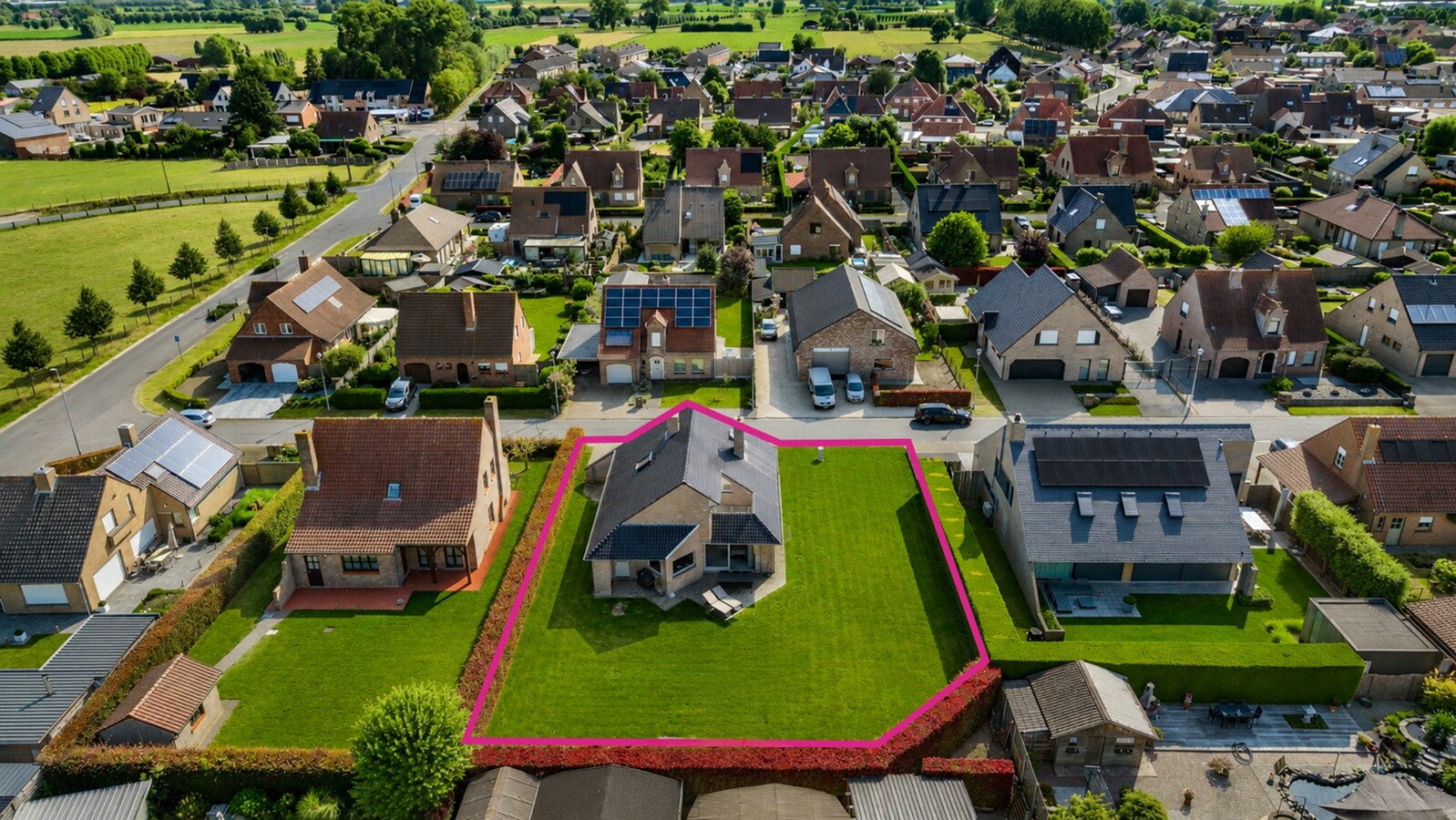 Charmante, instapklare alleenstaande villa in rustige en mooie woonwijk 