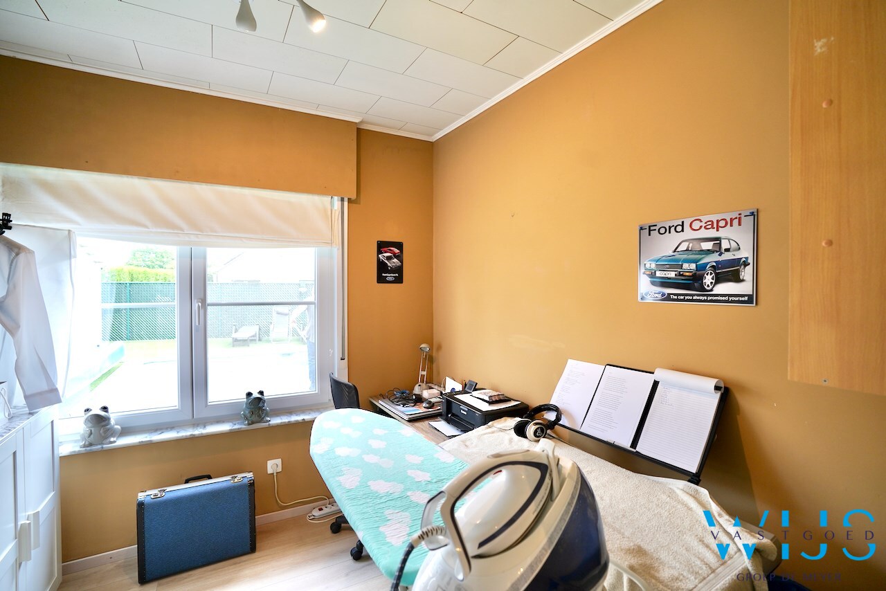 Bungalow met zwembad &amp; bijgebouw te Ertvelde ! 