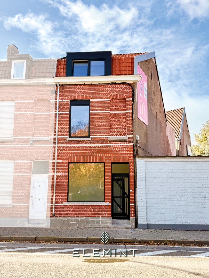 Volledig gerenoveerde woning met fietsenberging te Kortrijk 