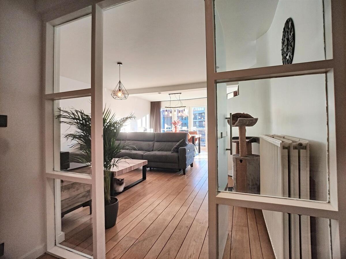 Knap, zeer lichtrijk woonappartement - Heist 