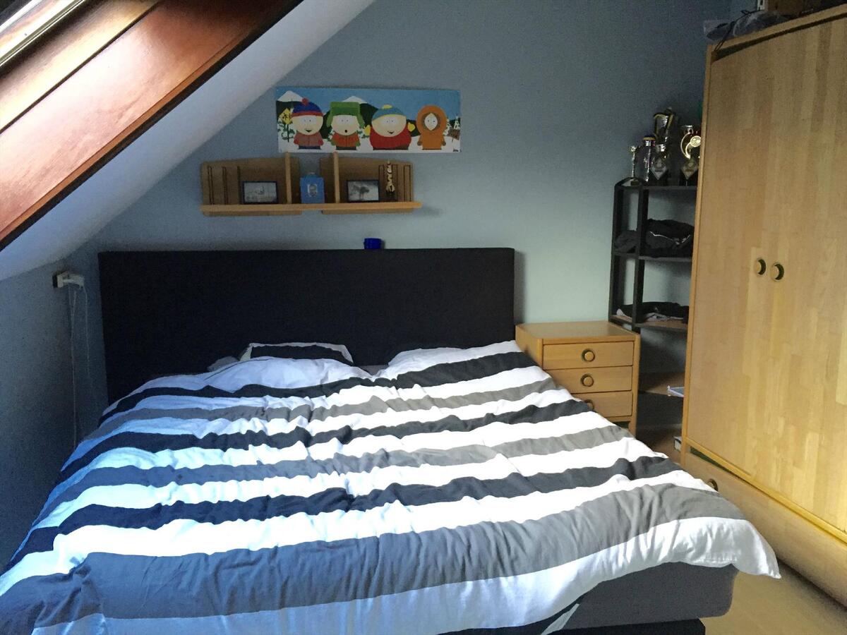 INSTAPKLARE MOOIE WONING MET GARAGE EN ZUIDGERICHTE TUIN 