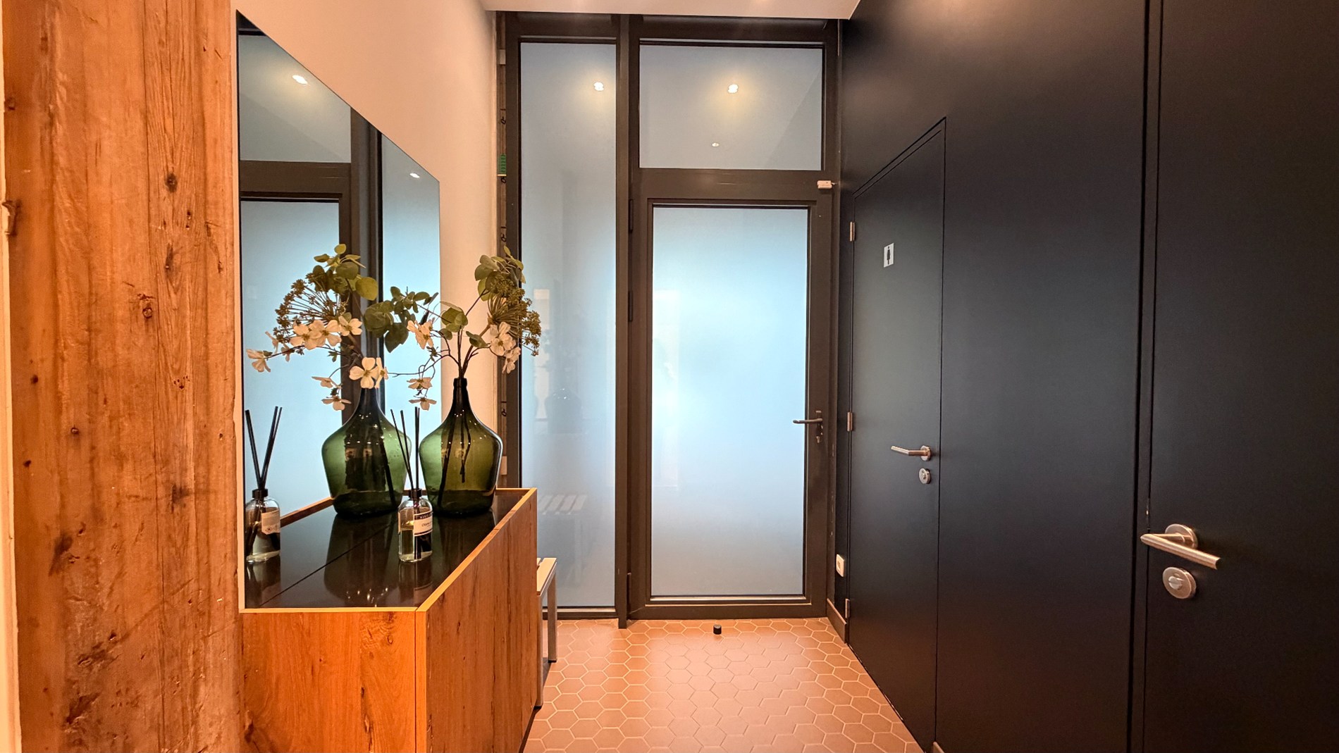 Showroom (B2B) of kantoorruimte te huur aan 't Eilandje in Antwerpen