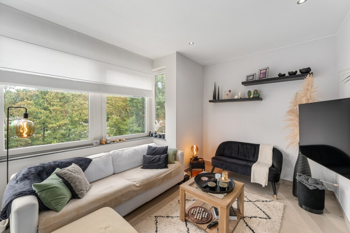Instapklaar appartement met prachtig open en groen zicht nabij de zeedijk van Heist. 
