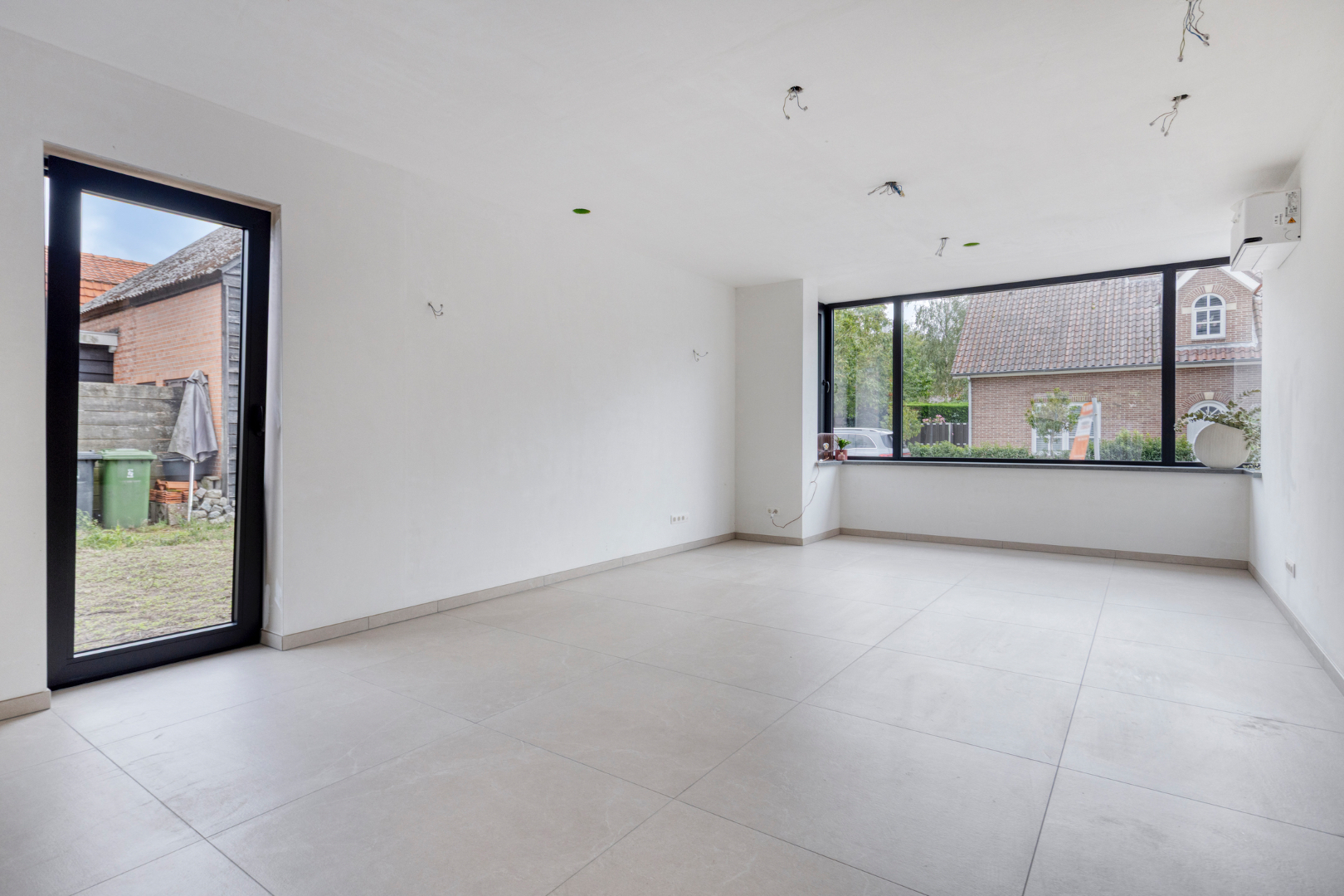 Heikant (NL) – Moderne vrijstaande woning met verrassend veel ruimte, energiezuinig comfort en mogelijkheden voor werken aan huis 