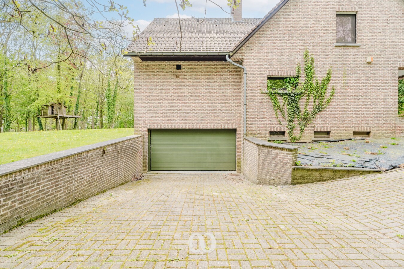 Uitzonderlijk gelegen woning op 5.000 m² met 5 slaapkamers en volledige privacy 