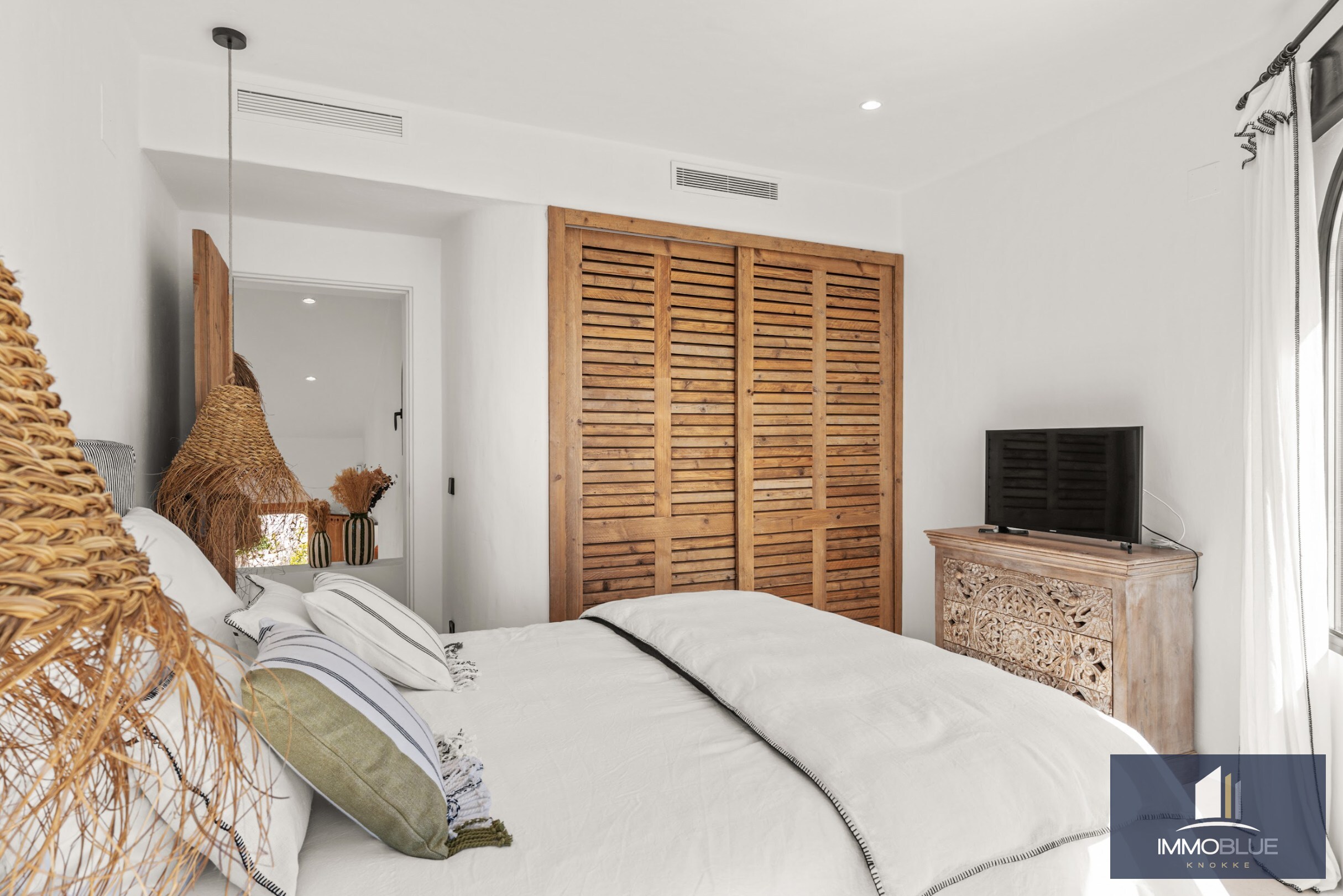 Villa méditerranéenne moderne avec vue mer spectaculaire 