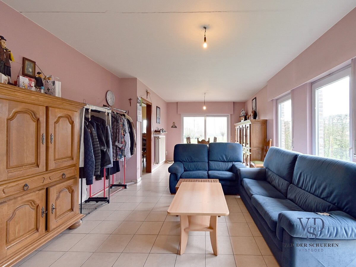 Degelijke, praktische Half Open Bebouwing. 