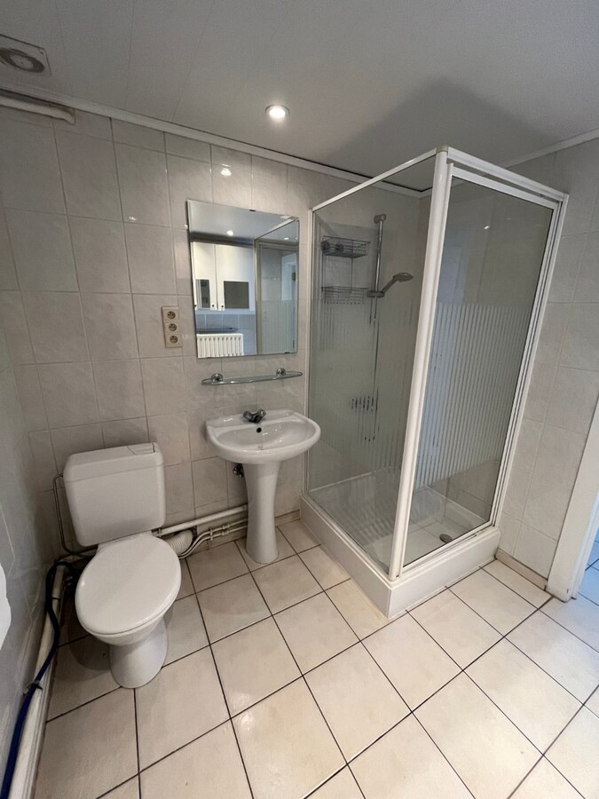 Ruim 2-slp-appartement met garage 