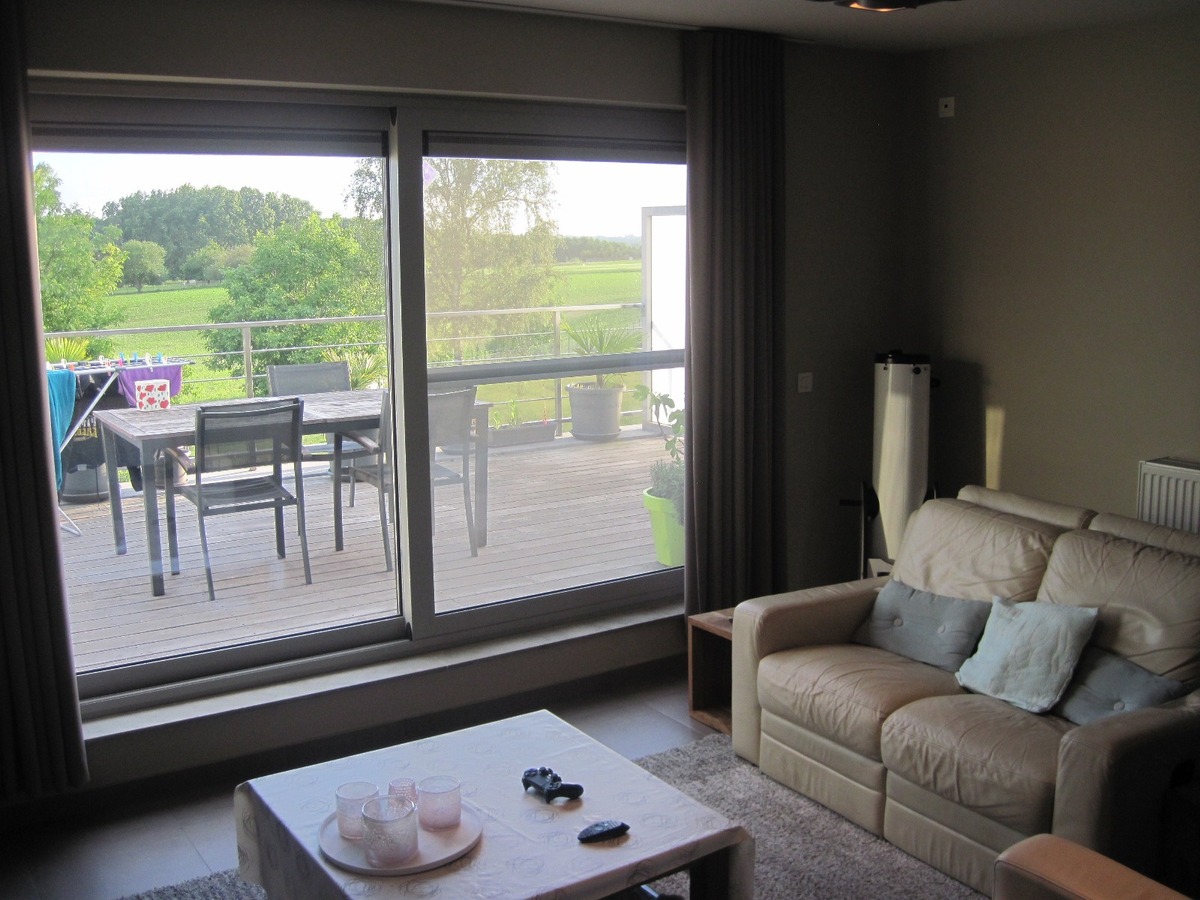 Recent, ruim appartement met een uniek terras !  GEEN VASTE KOSTEN ! 