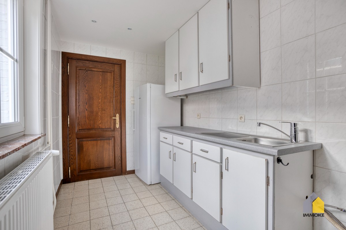 Vrijstaande, statige woning op 7 a 82 ca met 3 slpk en mooie tuin. 