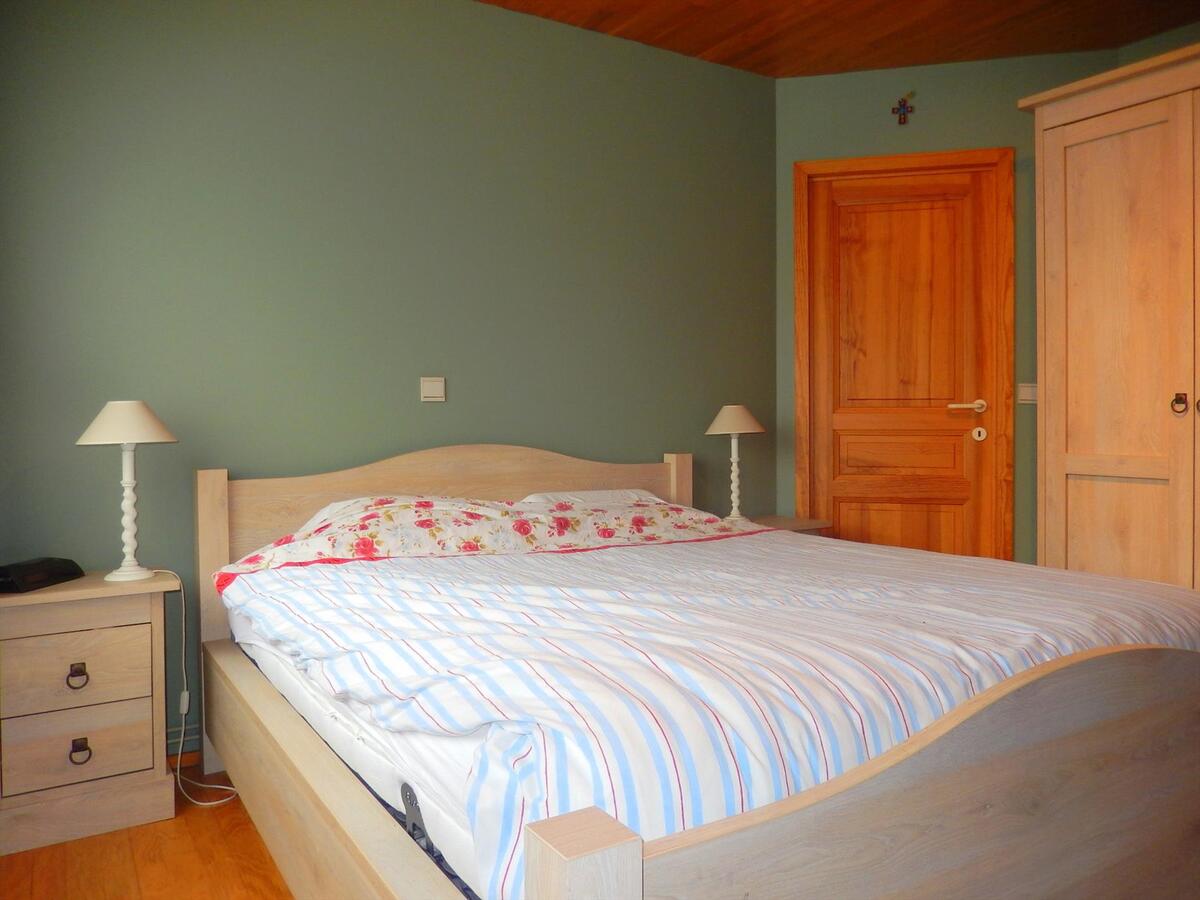 Woning met polyvalente handelsruimte te Jabbeke 