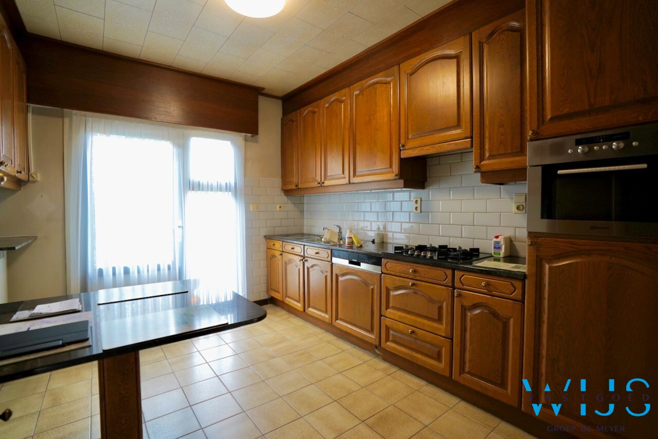 Open bebouwing in rustige woonwijk te Kluizen! 