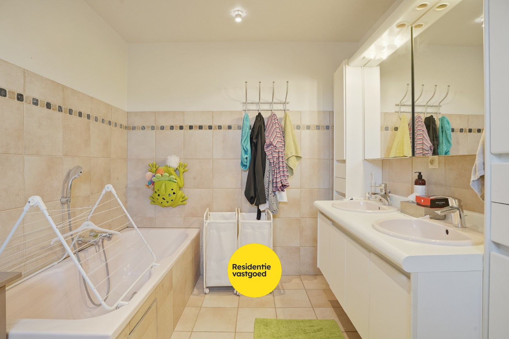 Landelijk gelegen villa met loods in Aartrijke 