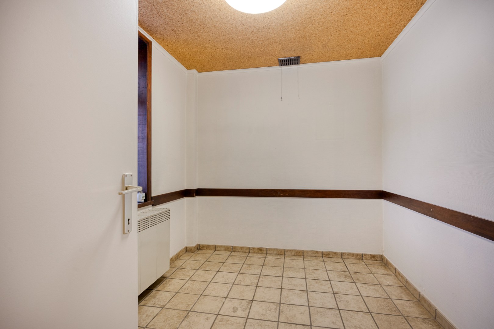 Instapklare gezinswoning met praktijkruimte 