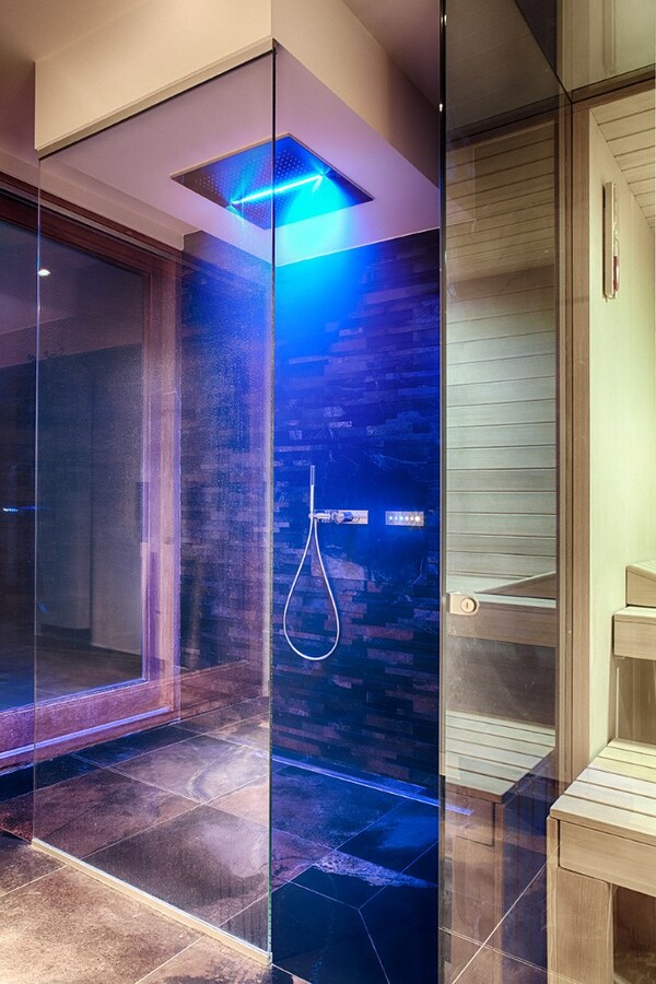 Charmante instapklare woning met zwembad te koop in Moorslede. UNIEKE KANS ! 