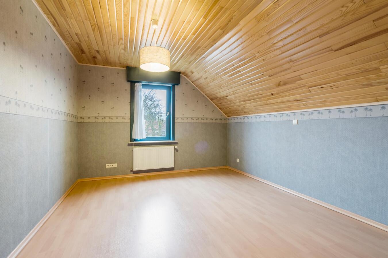 Gunstig gelegen, alleenstaande woning op een boogscheut van de Markt van Houthulst 