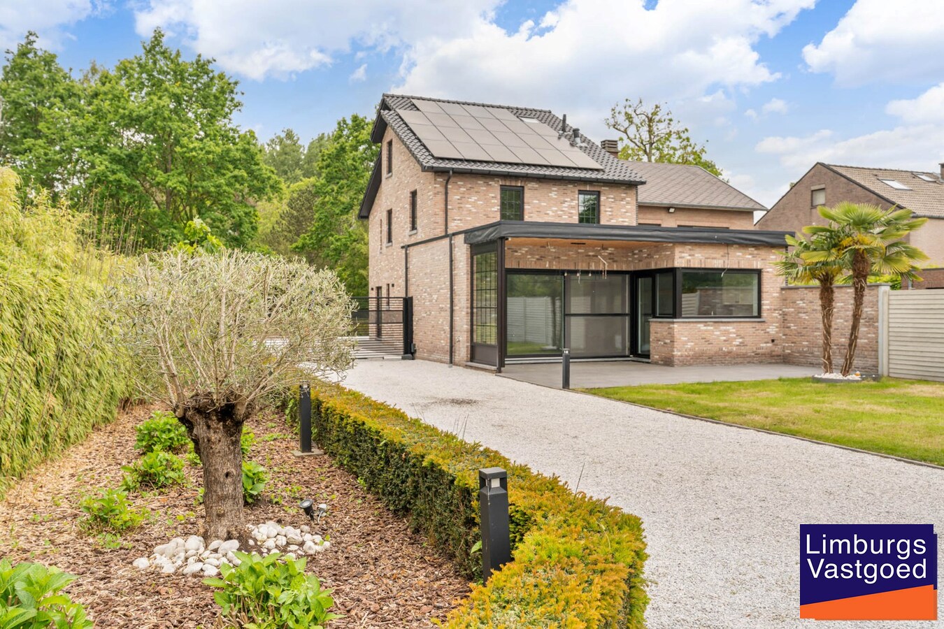Exclusieve gezinswoning, 283m², 5 slpk, praktijkruimte op toplocatie 