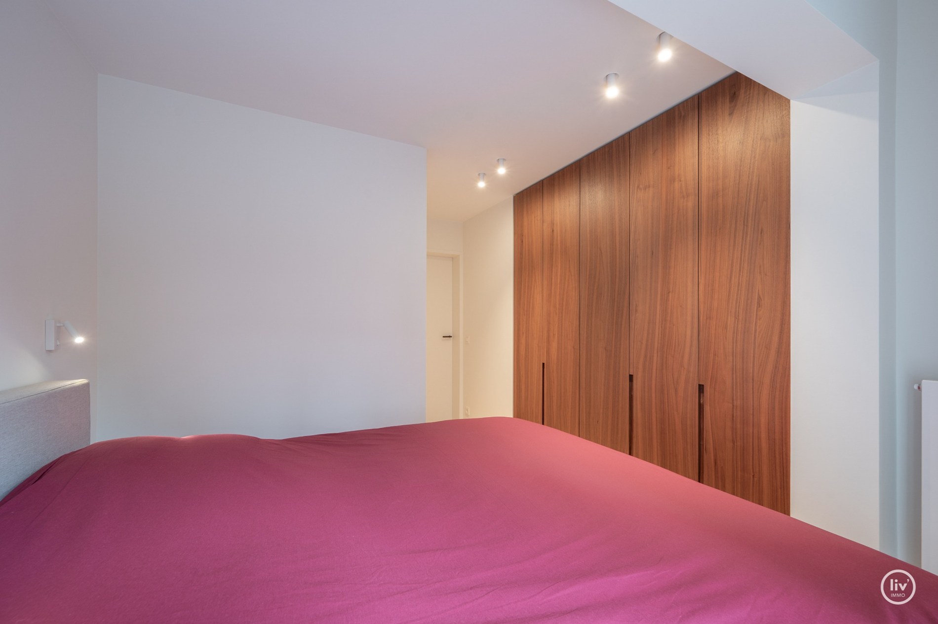 Résidence Akropolis : appartement rénové (largeur de façade d'environ 7 m) à vendre situé dans l'avenue Zoutelaan à Knokke, dans un bâtiment entièrement rénové tant à l'intérieur qu'à l'extérieur. 