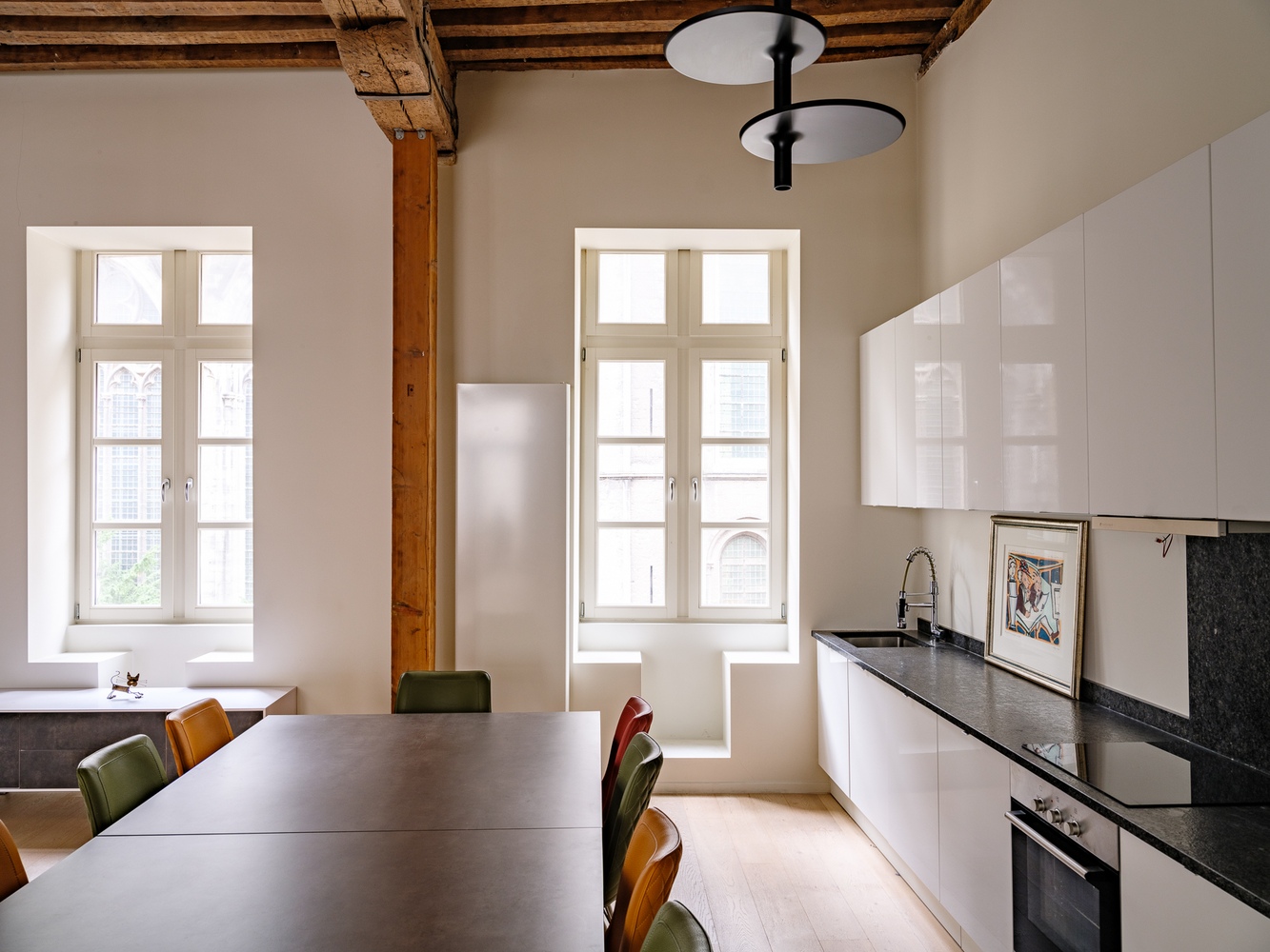 2 slaapkamer appartement met zicht op Korenmarkt en de Sint-Niklaaskerk 