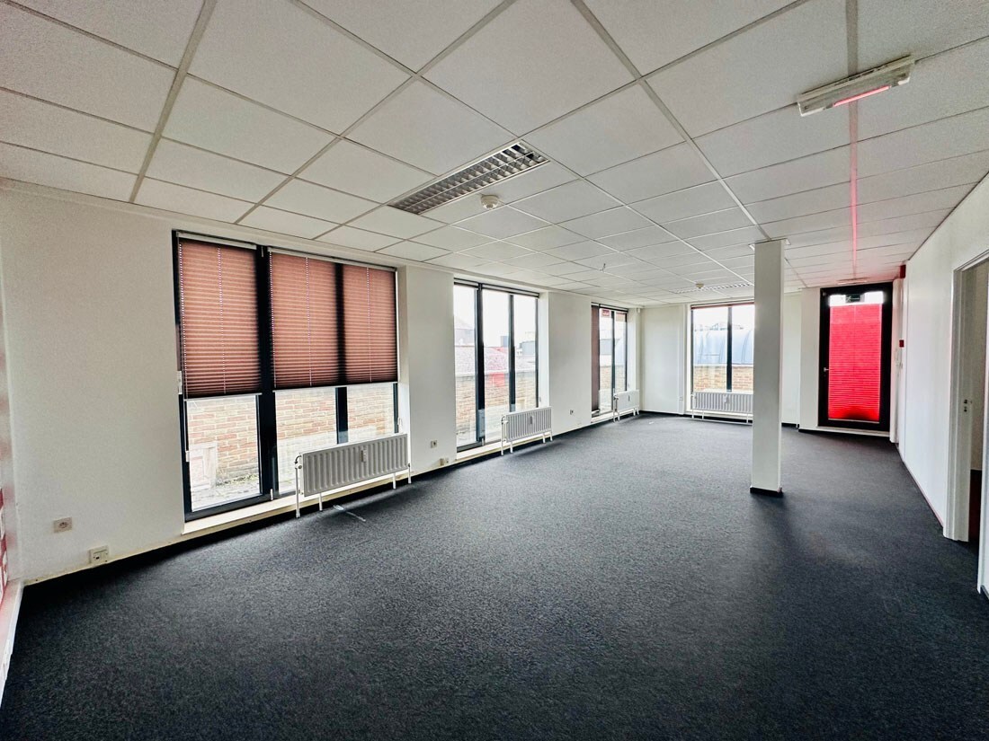 Iconisch kantorencomplex of commerciële ruimte te Hasselt centrum 