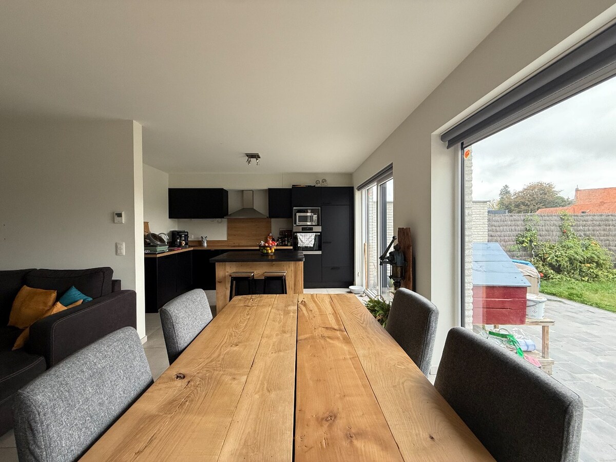 Coup de cœur assuré : maison 3 façades moderne et lumineuse ! 