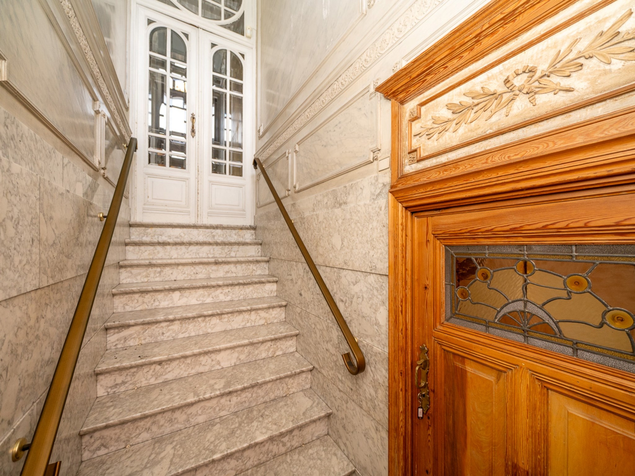 Knappe herenwoning met praktijkruimte en tuin 