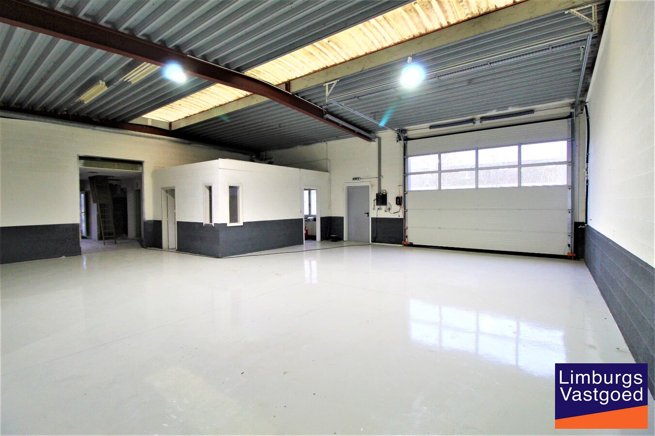DE BEER - KMO UNITS - v.a. 110 m² tot 478 m² - Nabij E 313 