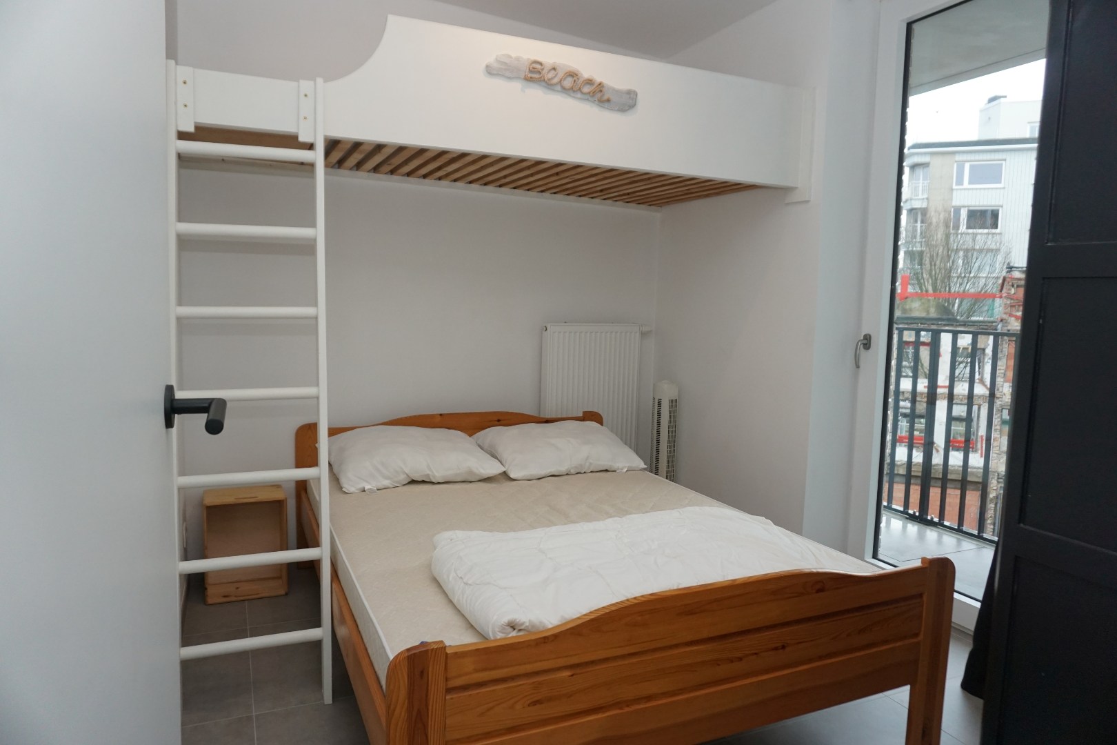 APPARTEMENT RÉCEMMENT CONSTRUIT AVEC 2 CHAMBRES ET PLACE DE PARKING PRÈS DE PETIT PARIS 