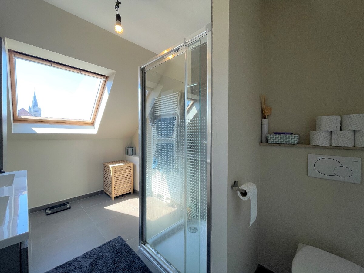 Duplex, nieuwbouwappartement met 3 slaapkamers en terras te centrum Aartrijke (geen gemeenschappelijke kosten) 