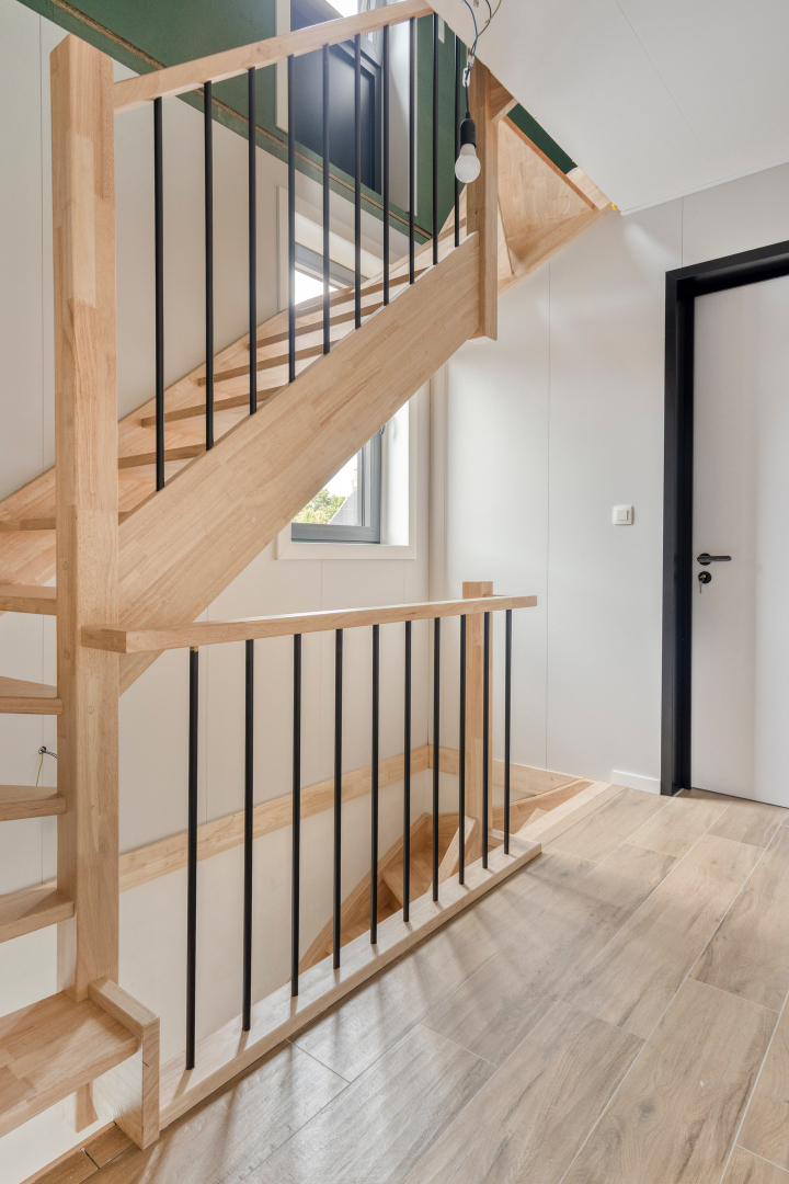 Heikant (NL) – Moderne vrijstaande woning met verrassend veel ruimte, energiezuinig comfort en mogelijkheden voor werken aan huis 