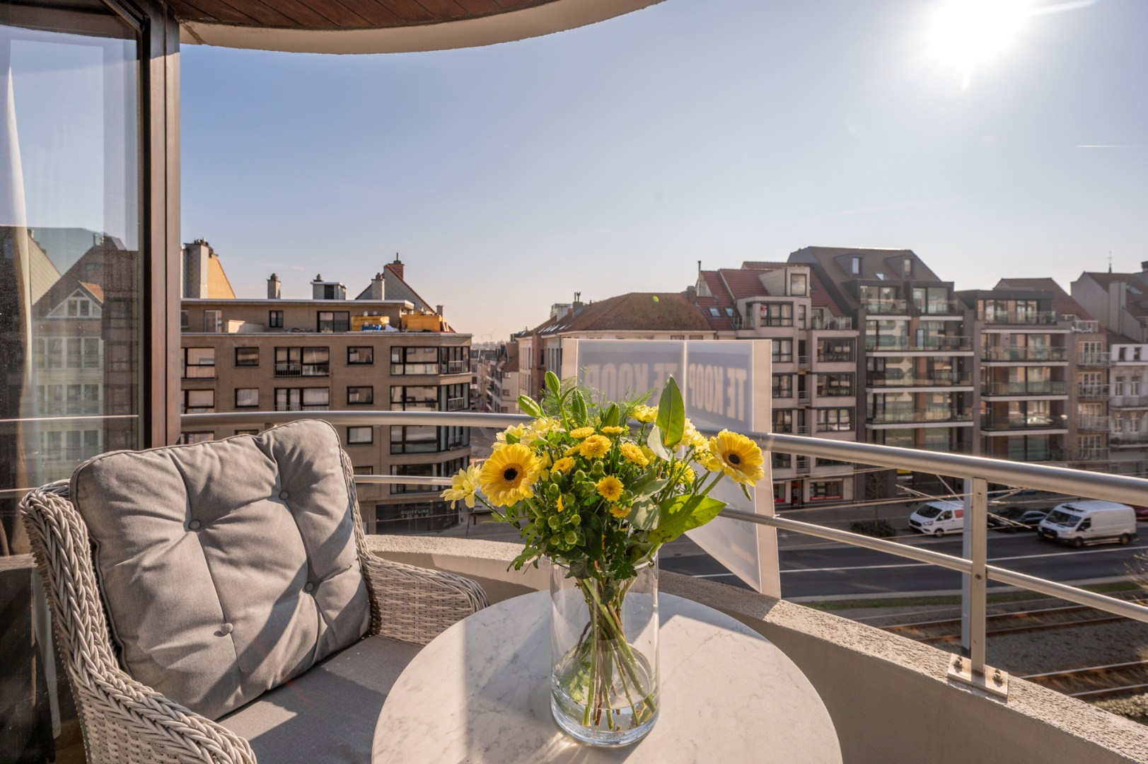 Uiterst ruim appartement met 3 slaapkamers en 2 badkamers 