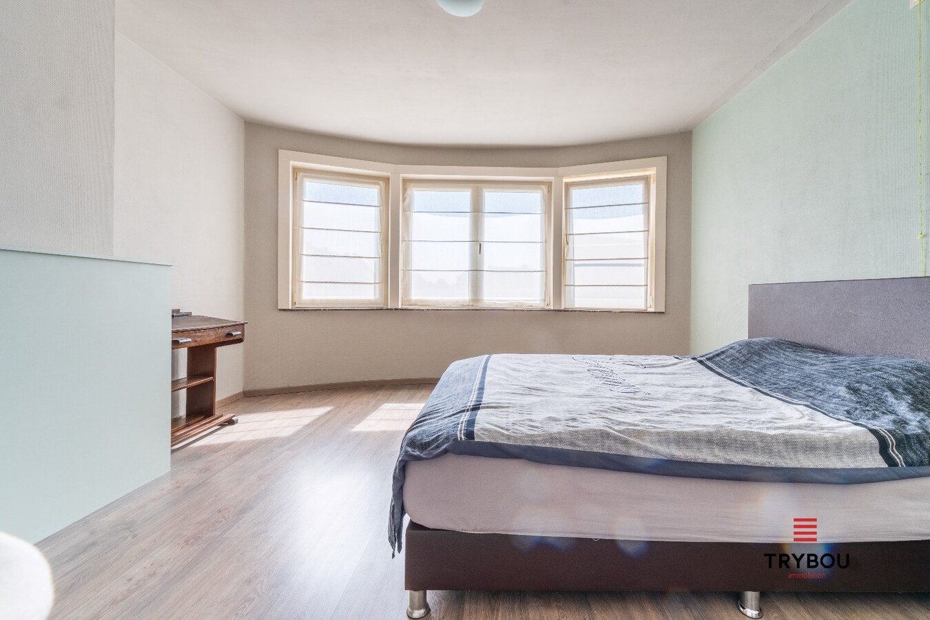 Gezellige en ruime woning met tuin - instapklaar in het hart van Ledegem 