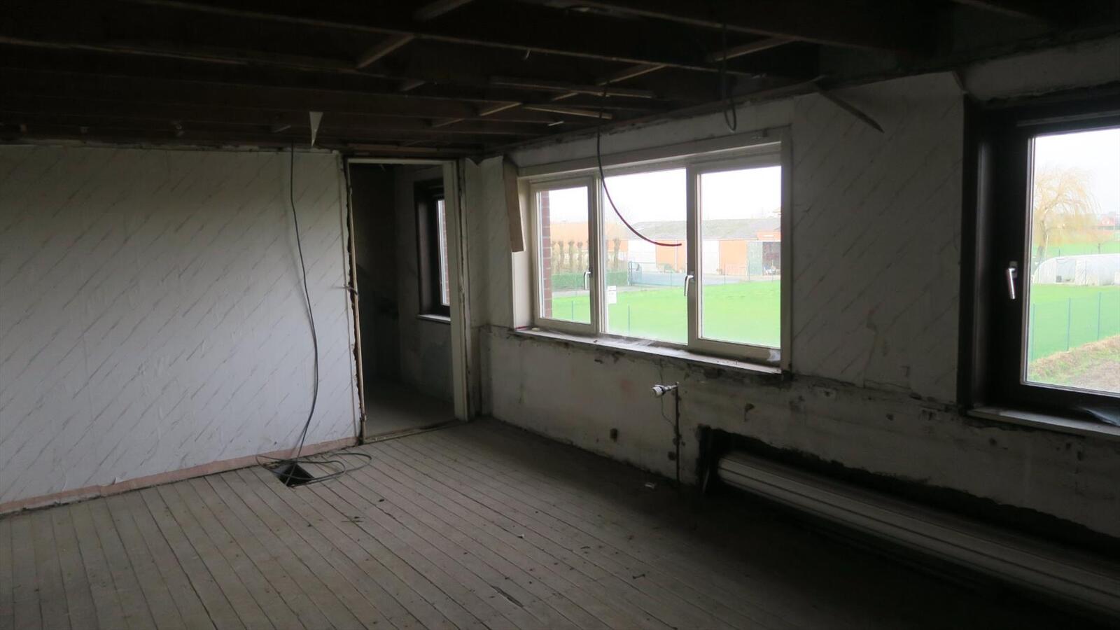 Landelijk gelegen woning met garage 