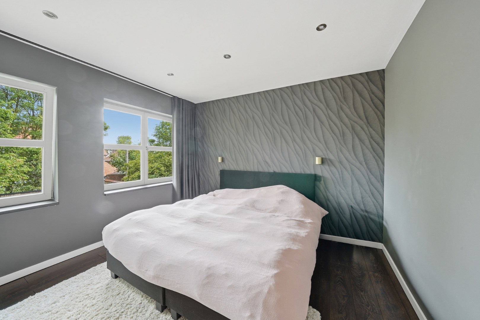 Duplex-appartement van 165 m² met garage, carport en zonnig terras in de Vicognewijk 