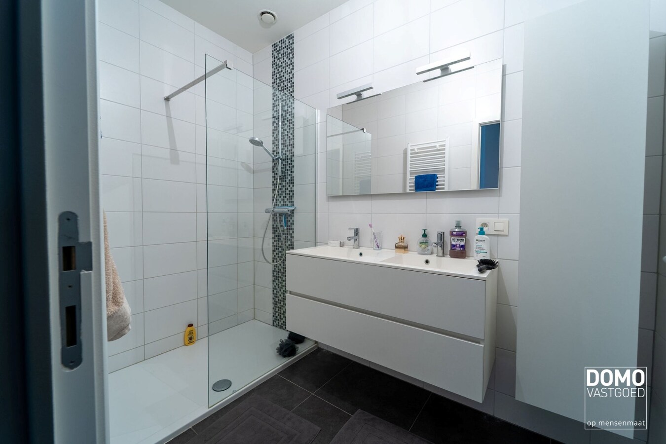 LUXE APPARTEMENT MET PRACHTIG TERRAS, 2 SLAAPKAMERS EN AUTOSTANDPLAATS TE KOOP IN HARTJE VAN HASSELT 