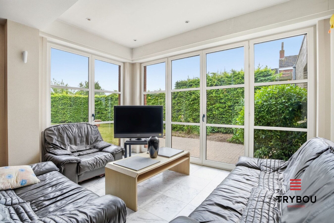 Alleenstaande woning met handelsruimte! 