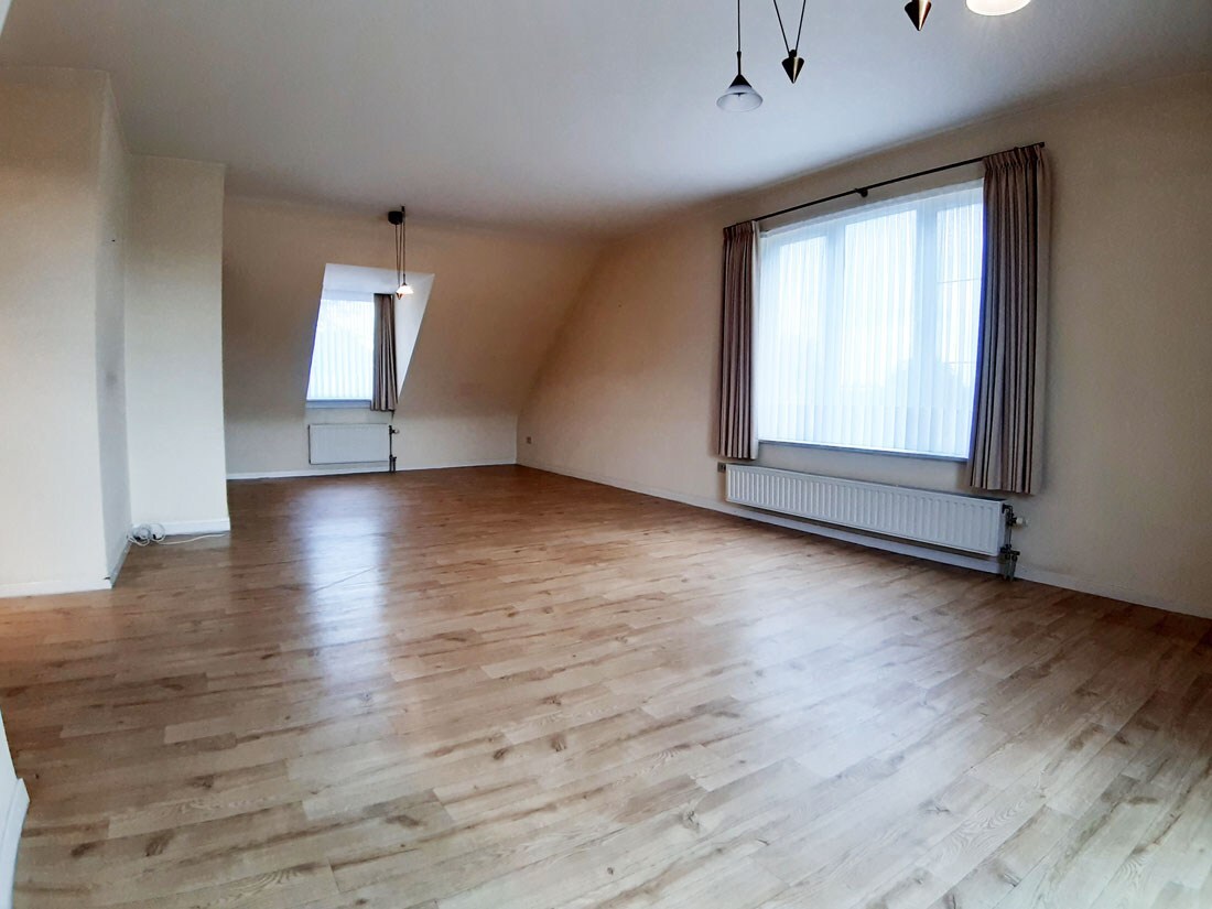 Ruim appartement op de 2de verdieping te Achel 