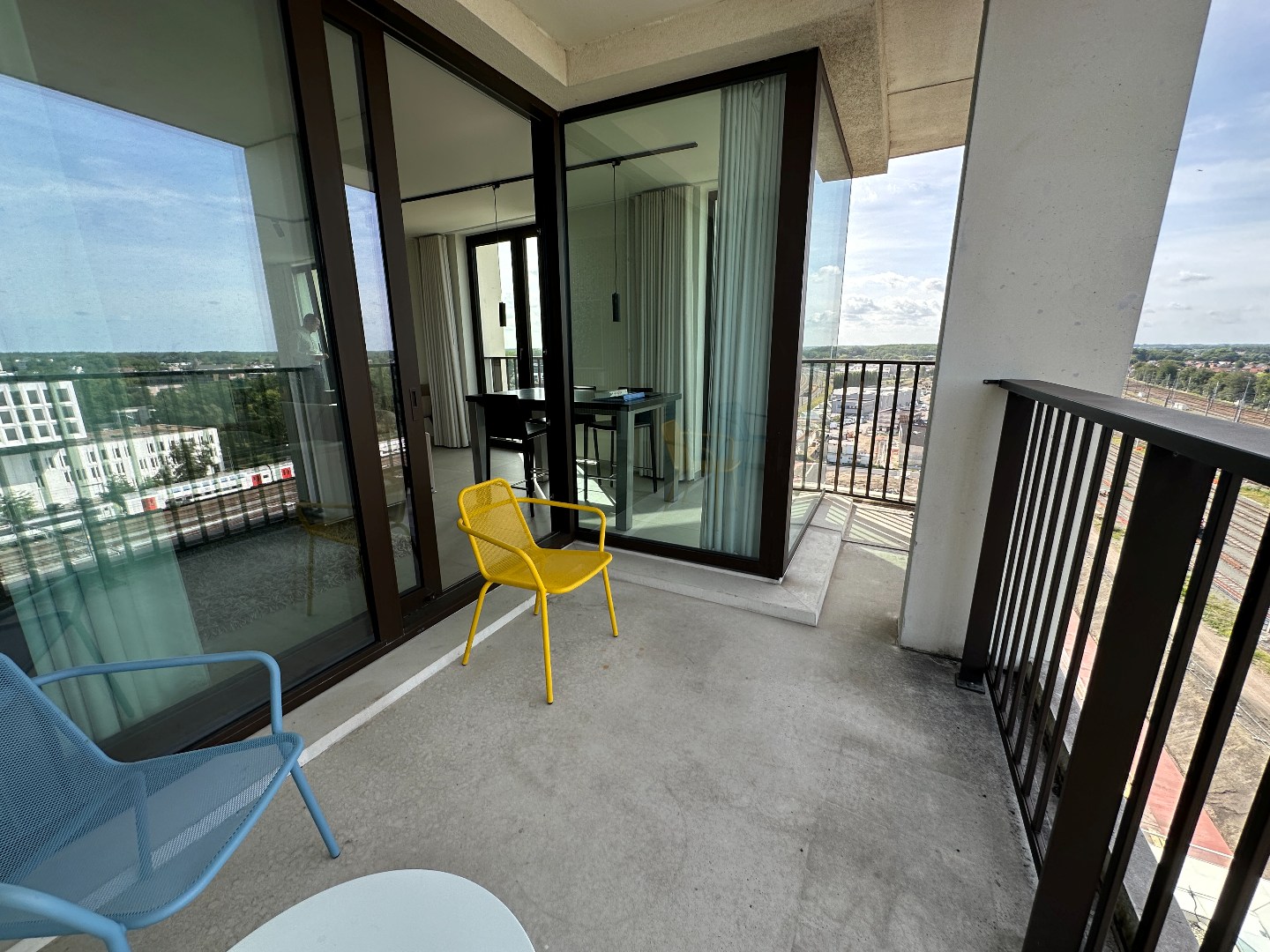 Prachtig appartement (117 m²) met 2 slpk en mooi terras, (+ autostaanplaats), Brugge 