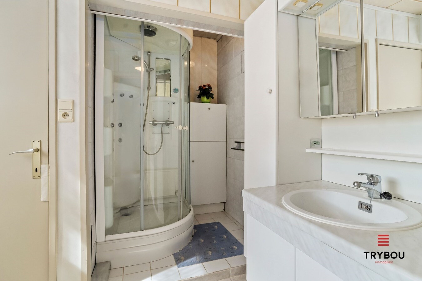 Ruime halfopen woning met 4 slaapkamers en garage 