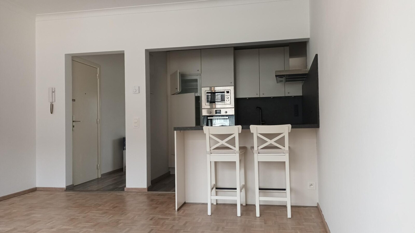 Knus gerenoveerd appartement in centrum Hasselt, vlakbij gezellige terrasjes, restaurants en winkels. 