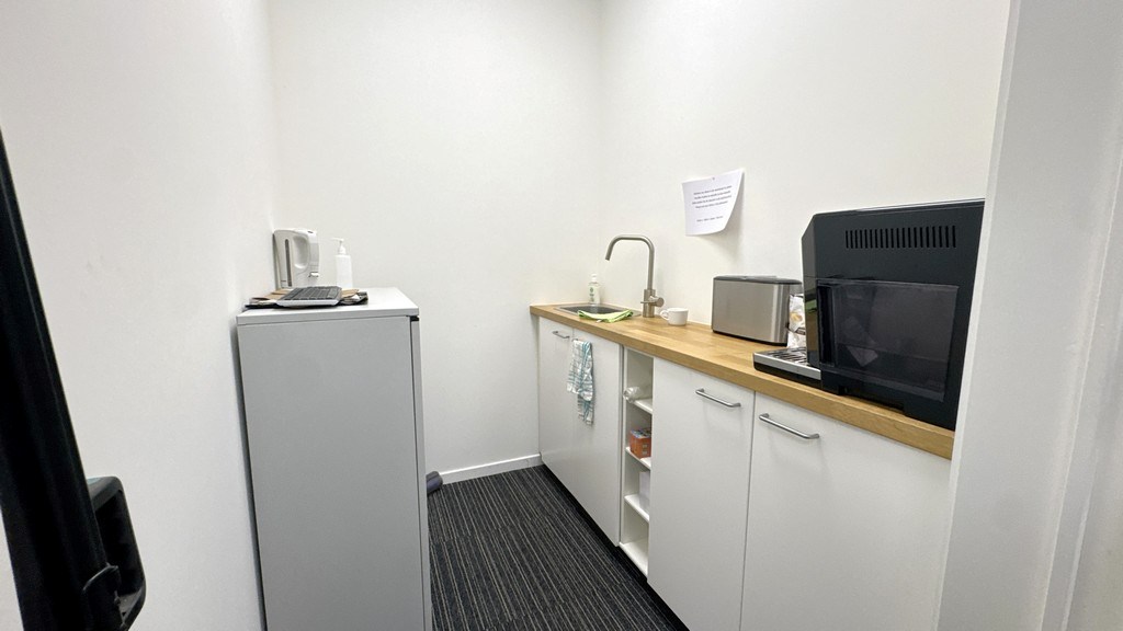 Logistiek bedrijfspand te koop aan A12 in Willebroek