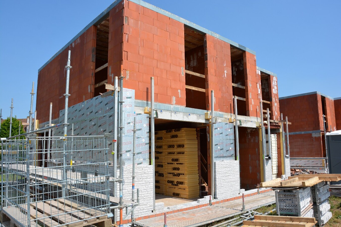 Nieuwbouwwoning op 416 m² – volledig naar eigen smaak af te werken 