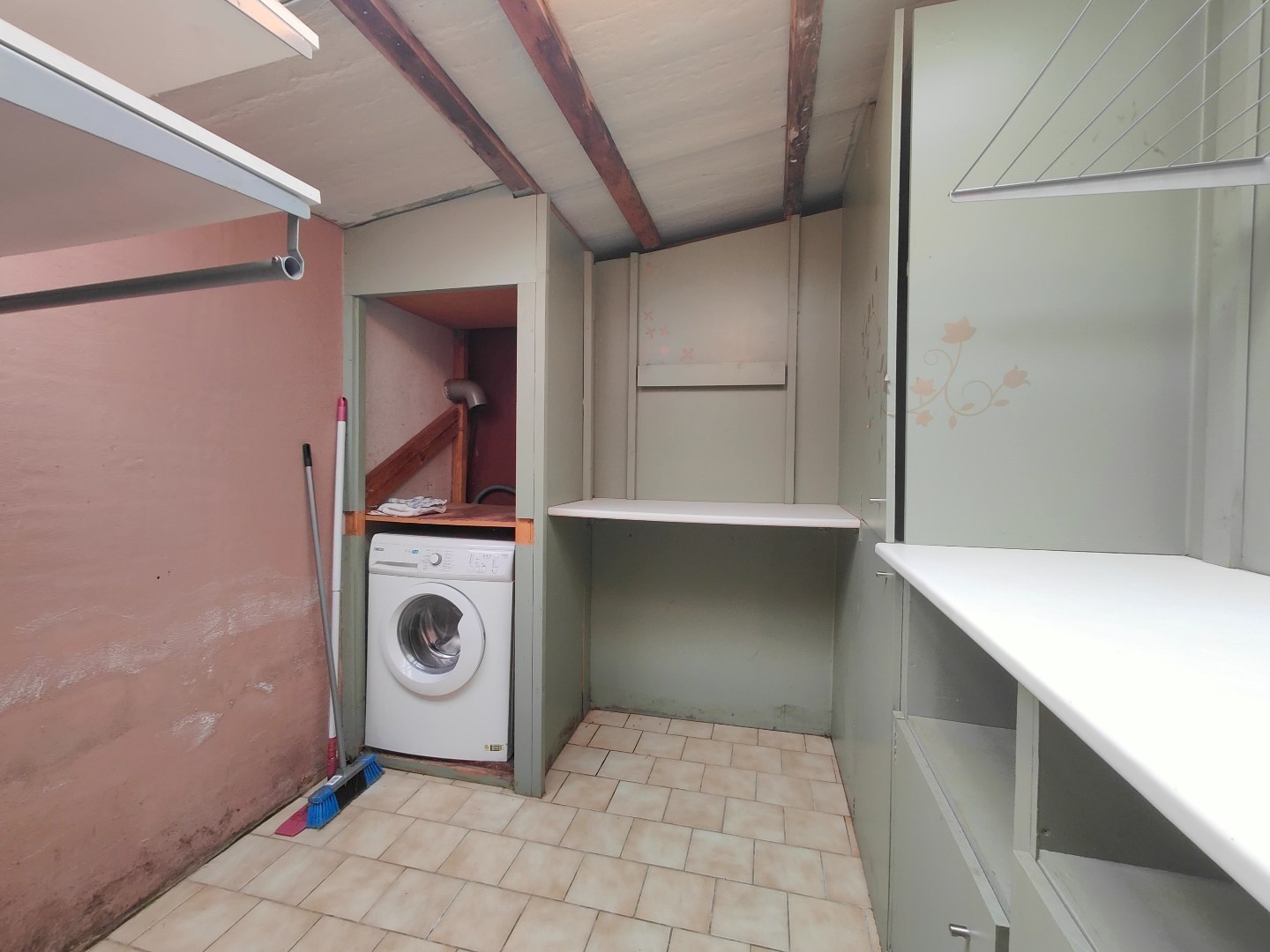 Op te frissen woning met tuin en berging op centrale ligging 