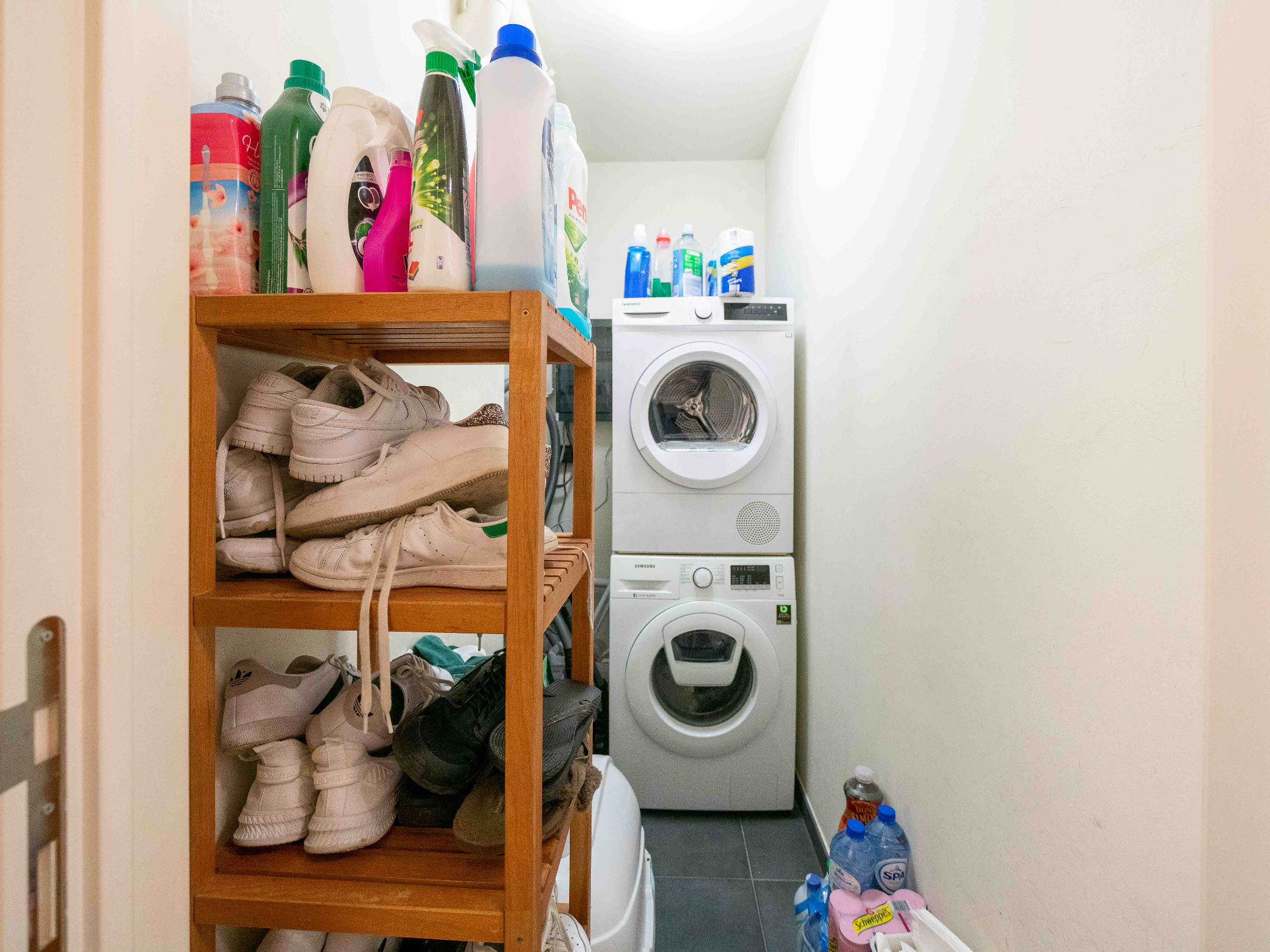 2-kamer appartement met tuin en autostaanplaats 