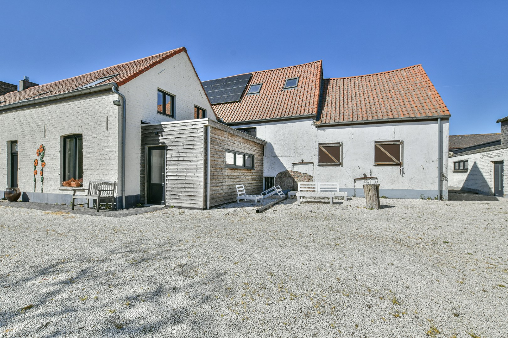 Authentieke hoeve met bouwland &amp; stallen op unieke landelijke ligging tussen De Haan en Nieuwmunster 