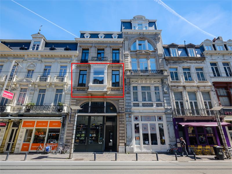 Riant appartement met luxe afwerking op top locatie 